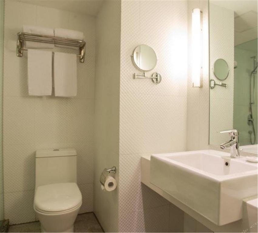 Ji Hotel Xianggang Middle Road Qingdao Esterno foto