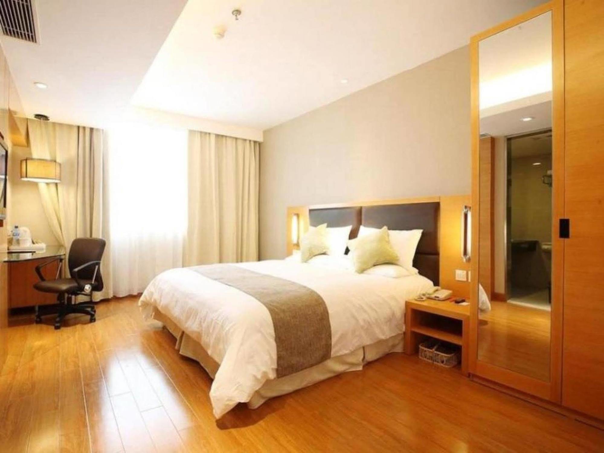 Ji Hotel Xianggang Middle Road Qingdao Esterno foto